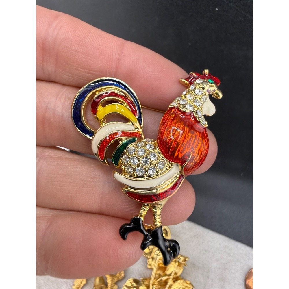 Vintage Gold Tone Brooch Lot Flower‎ Lighthouse Chicken Christmas - Picture 10 of 12